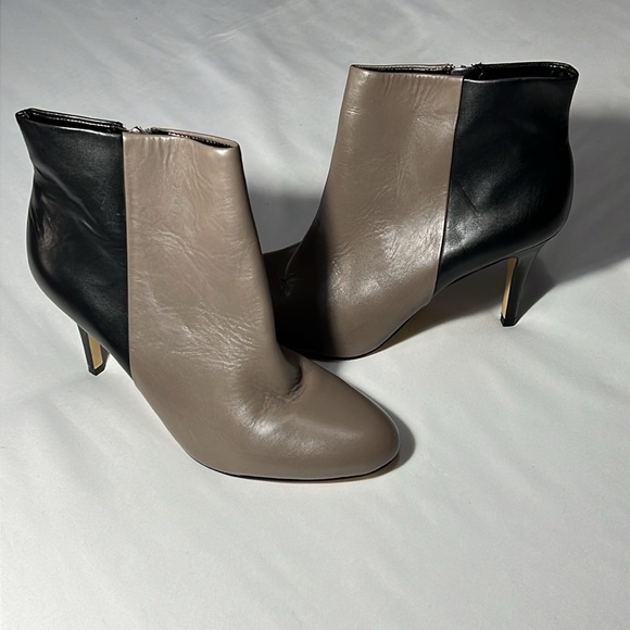 Ann Taylor Robyn Leather Black/Taupe Color Block Heeled Ankle Boots - Picture 1 of 8